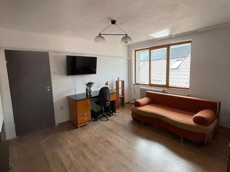 Apartament cu 2 camere semidecomandat în Ultracentral