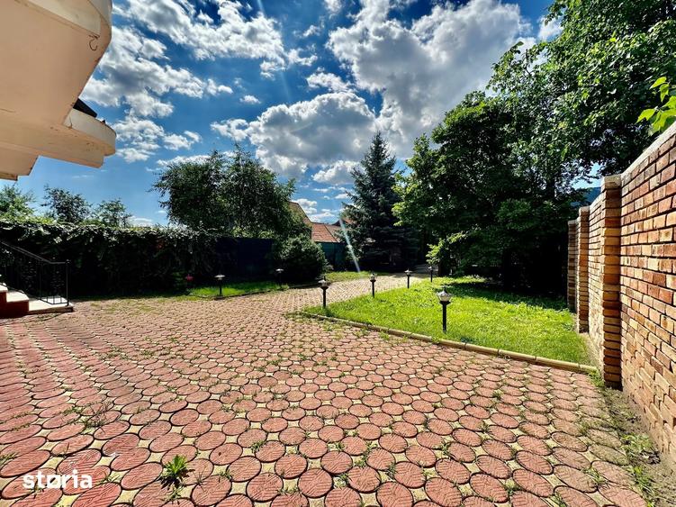 Casă cu Teren 800 Mp în Central