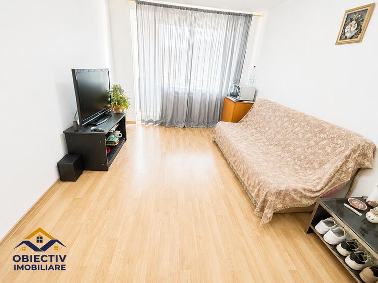 Apartament cu 4 camere semidecomandat în Dărmănești