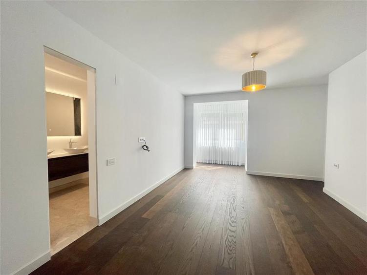 Duplex cu 6 camere cu Garaj în Herăstrău
