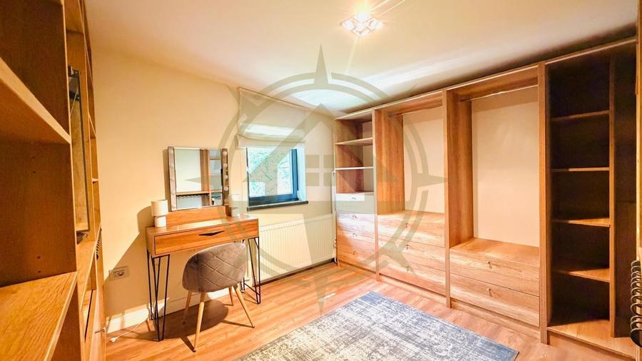 Casă cu 5 camere cu Teren 620 Mp în Corbeanca