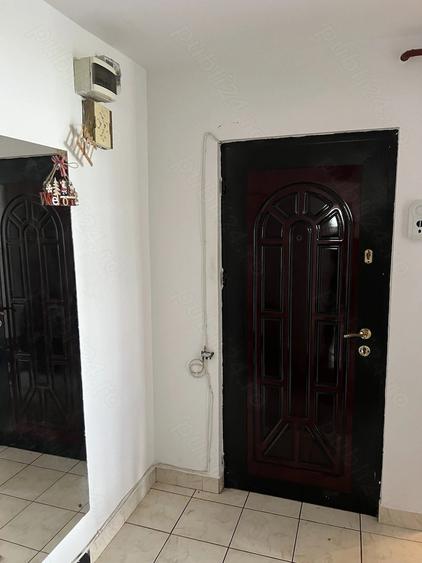 Apartament cu 3 camere decomandat, mobilat în Canta