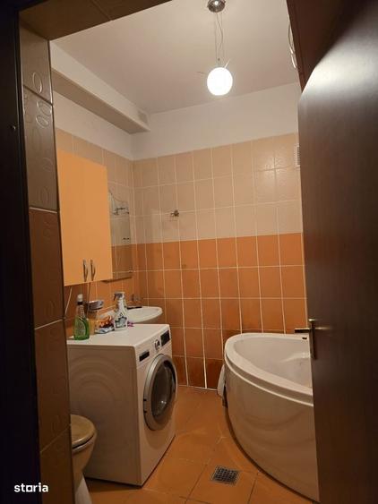 Casă cu 4 camere în Apărătorii Patriei
