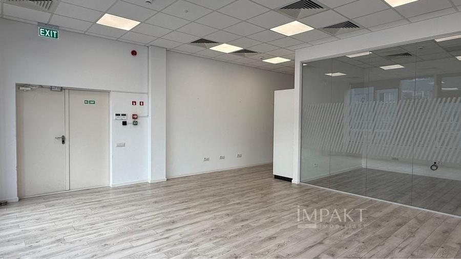 Birou, de 350 mp, în Central