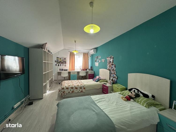 Casă cu 4 camere cu Teren 3784 Mp în Cornești