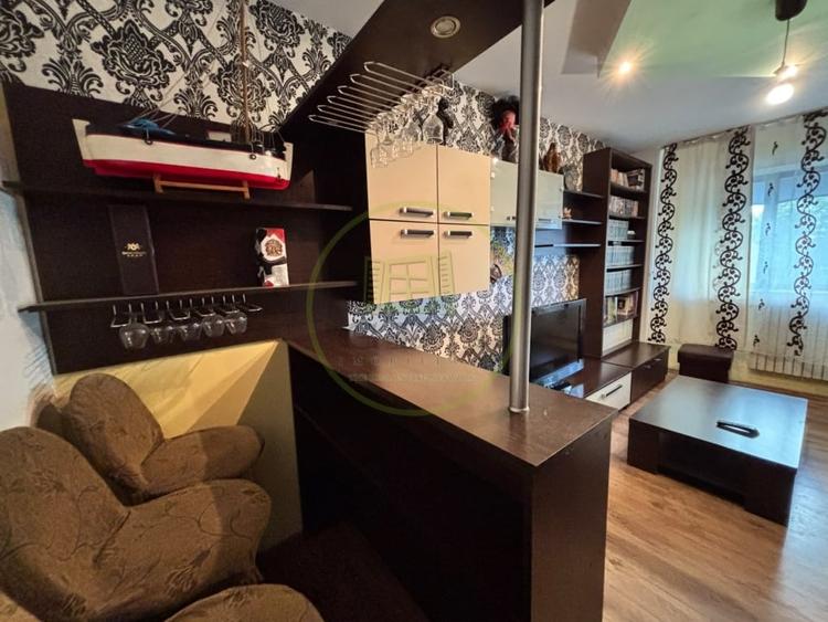 Apartament cu 4 camere semidecomandat, mobilat în Lăpuș