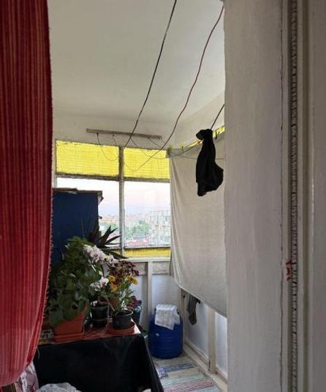 Apartament cu 3 camere decomandat, mobilat în Brâncoveanu