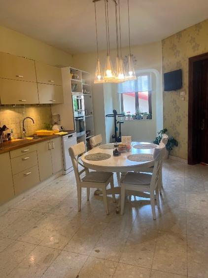 Apartament cu 4 camere decomandat, mobilat în Dorobanți