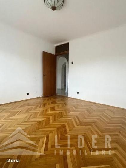 Apartament cu 3 camere în Zorilor