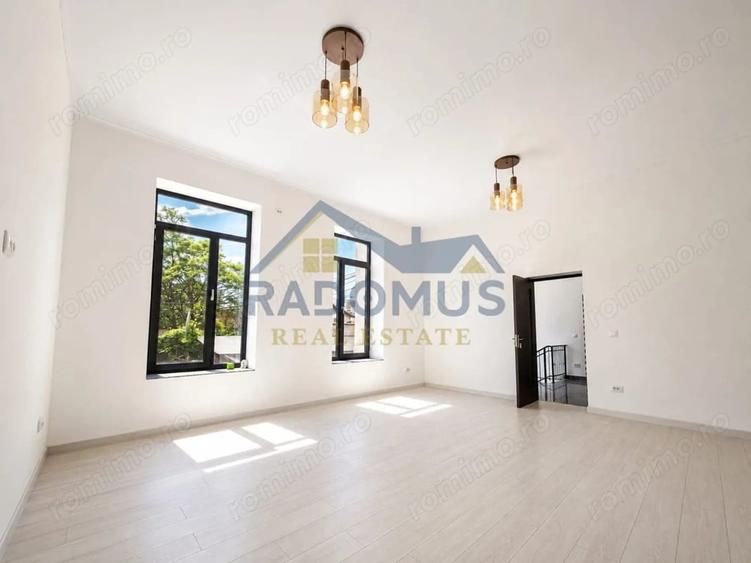 Casă cu 10 camere cu Teren 232 Mp în Ultracentral