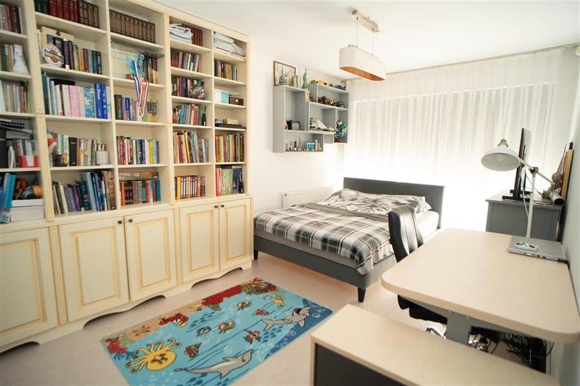Casă cu 6 camere cu Teren 509 Mp în Spitalul Județean