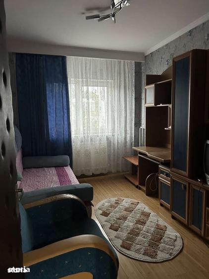Apartament cu 3 camere decomandat în Prundu