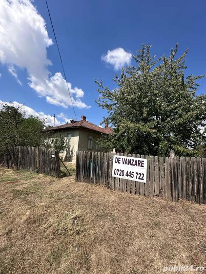 Casă cu 4 camere cu Teren 1610 Mp în Ciochina