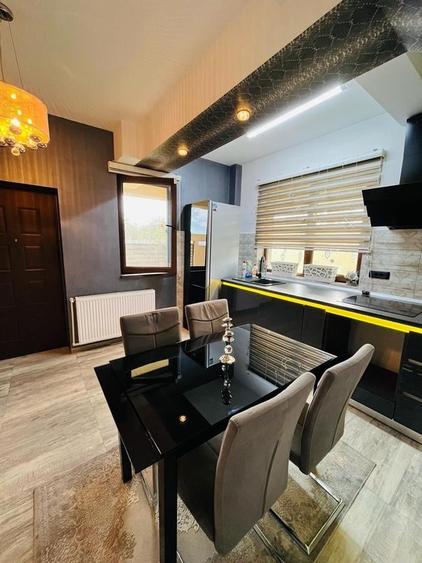 Duplex cu 4 camere cu Canalizare în Palazu Mare