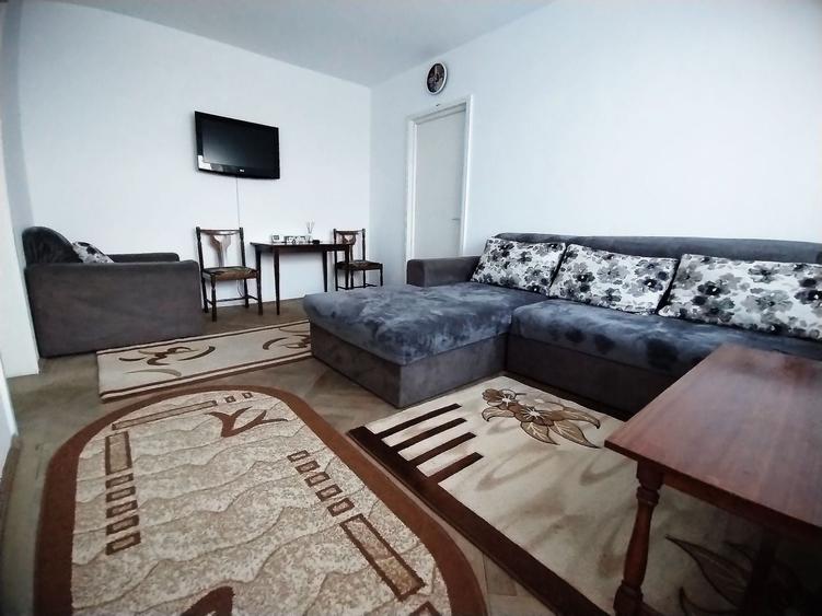 Apartament cu 2 camere semidecomandat, mobilat în Tomis II
