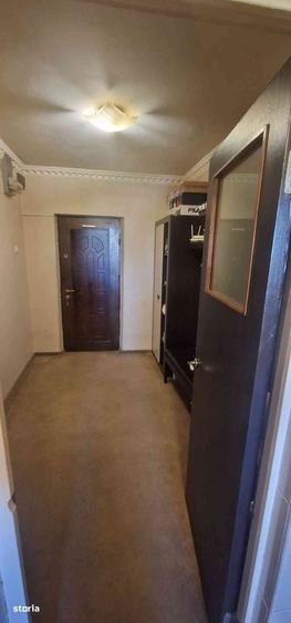 Apartament cu 2 camere decomandat în Titan