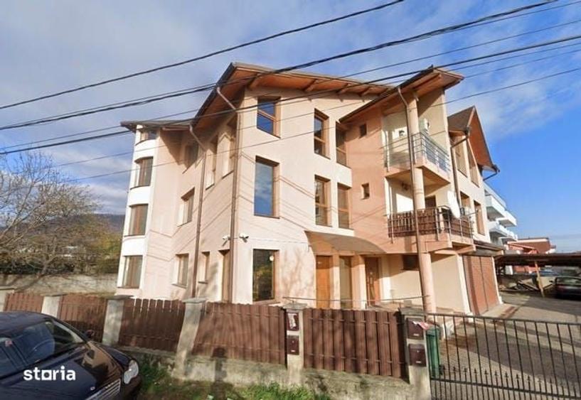 Apartament cu 3 camere semidecomandat în Central