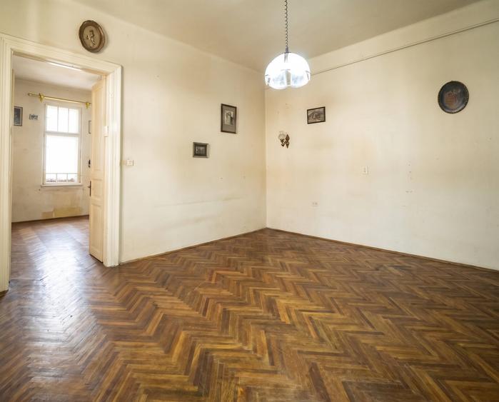 Apartament cu 2 camere semidecomandat în Horea