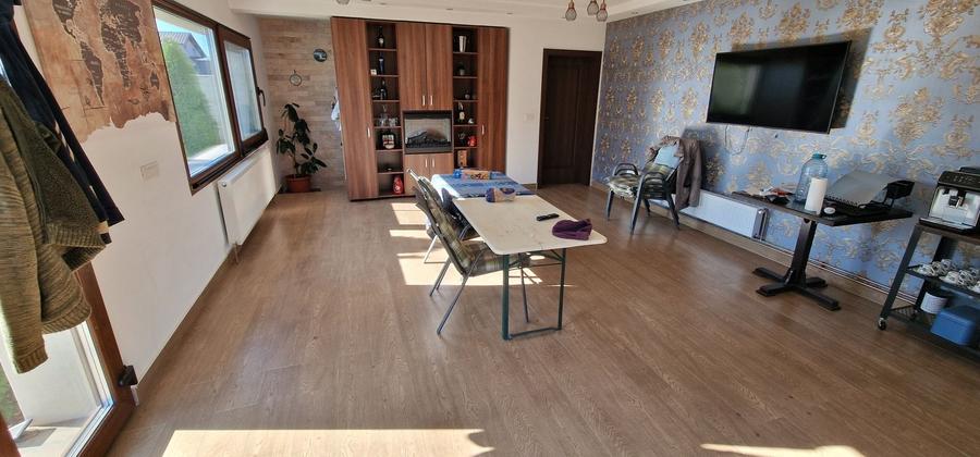 Casă cu 4 camere în Central