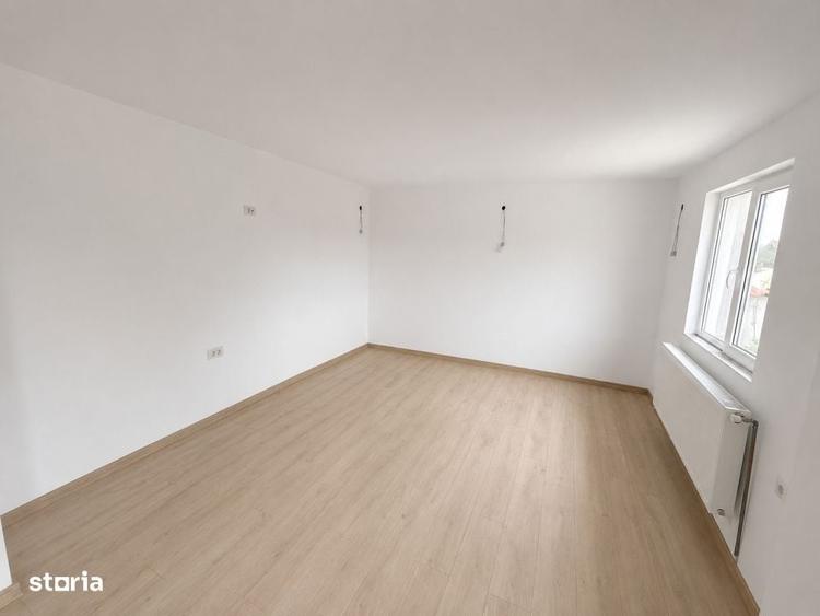 Casă cu 3 camere cu Teren 230 Mp în Malu Mare