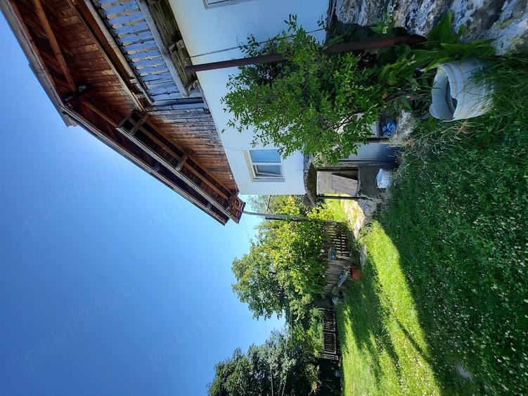 Casă cu 4 camere cu Teren 100 Mp în Predeal