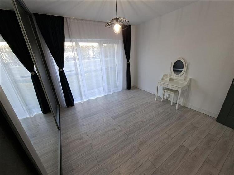 Apartament cu 3 camere circular, mobilat în Iris