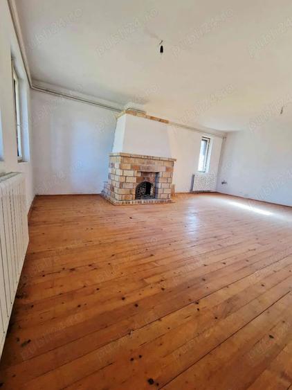 Casă cu 6 camere cu Teren 3659 Mp în Breaza de Sus