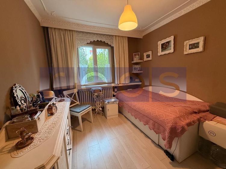 Apartament cu 4 camere în Berceni