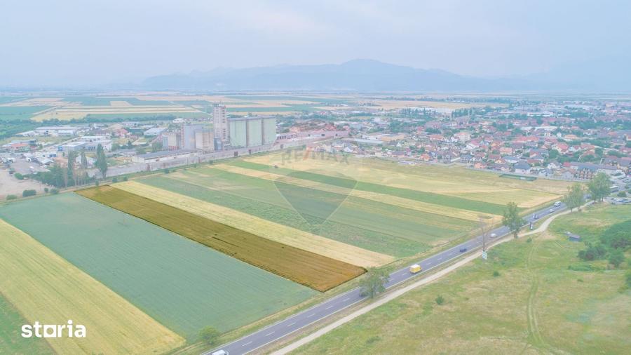 Teren de 8600 mp, în Central