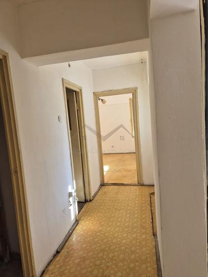 Apartament cu 2 camere decomandat în Nicolina