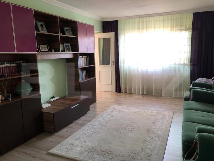 Apartament cu 3 camere decomandat, mobilat în Bartolomeu