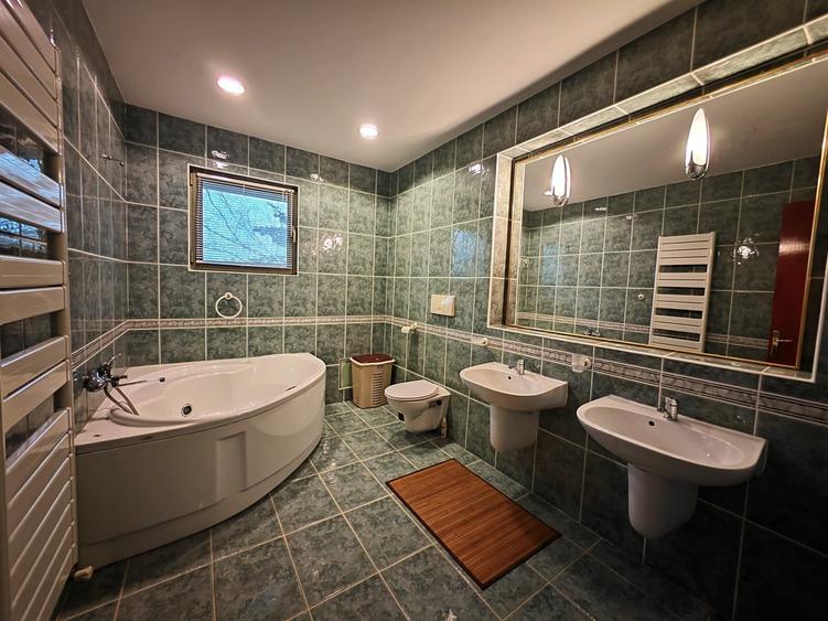 Casă individuală cu 6 camere cu Canalizare în Eforie Sud