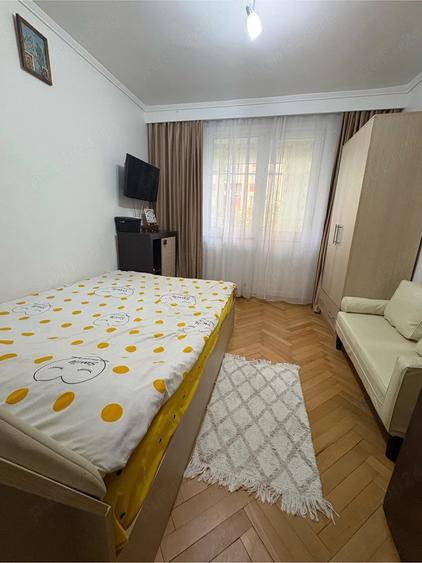 Apartament cu 3 camere decomandat în Războieni