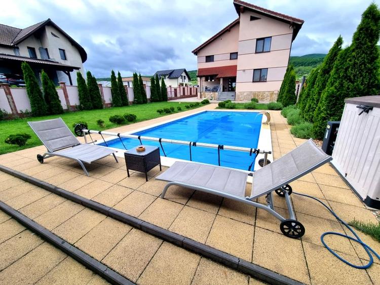 Casă individuală cu 5 camere cu Teren 1719 Mp în Micești