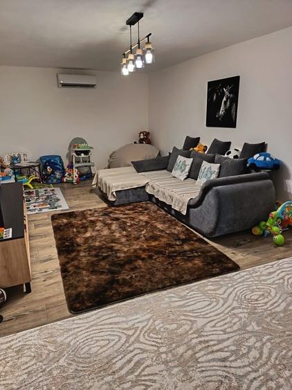 Casă cu 4 camere în Bistrița Nouă