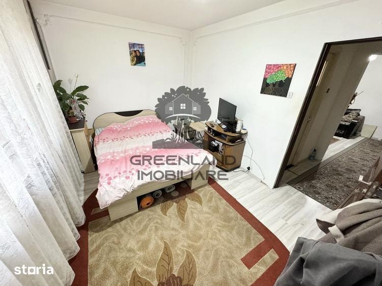 Apartament cu 2 camere semidecomandat în Podu Roș