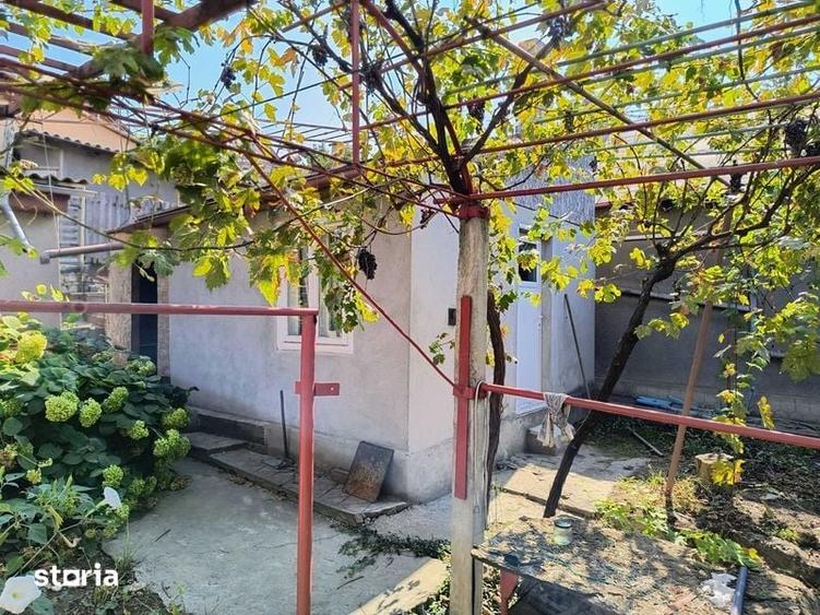 Casă cu 4 camere cu Teren 120 Mp în Pelican