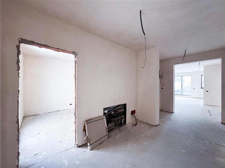 Apartament cu 2 camere decomandat în Aviației