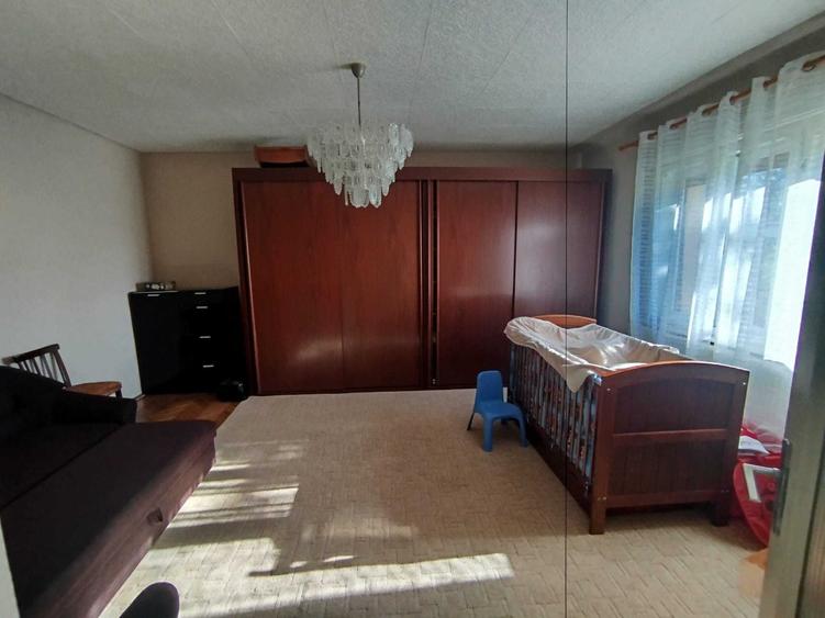 Casă cu 4 camere în Șinteu