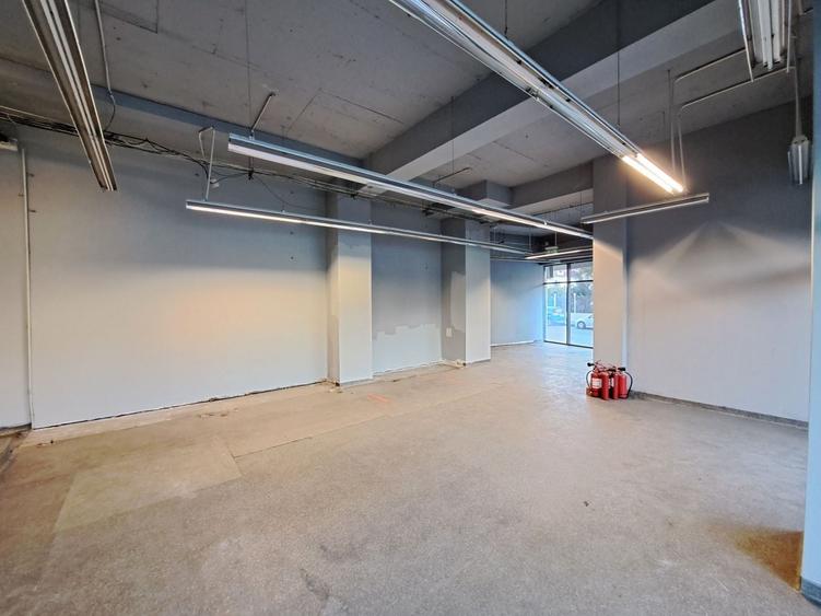 Spațiu comercial, de 143.0299987793 mp, în Vitan Mall