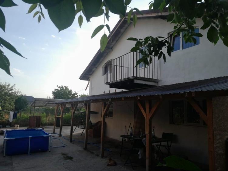 Casă individuală cu 5 camere cu Canalizare în Postăvari