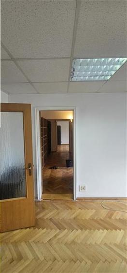 Apartament cu 3 camere decomandat, mobilat în Iancului