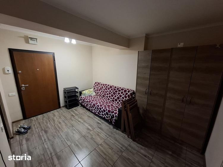 Garsonieră decomandată, mobilată în Vest