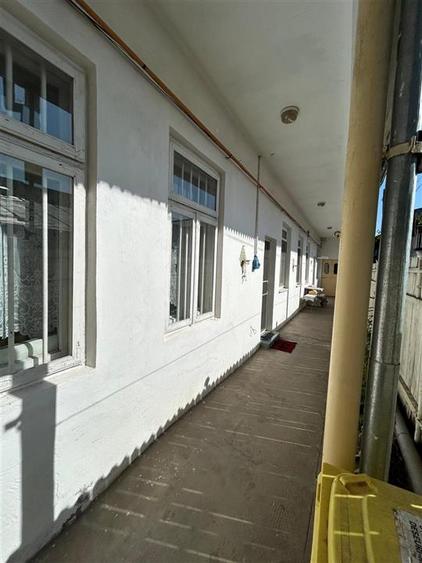 Casă cu 3 camere cu Canalizare în Central