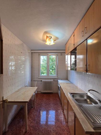 Apartament cu 3 camere în Obor