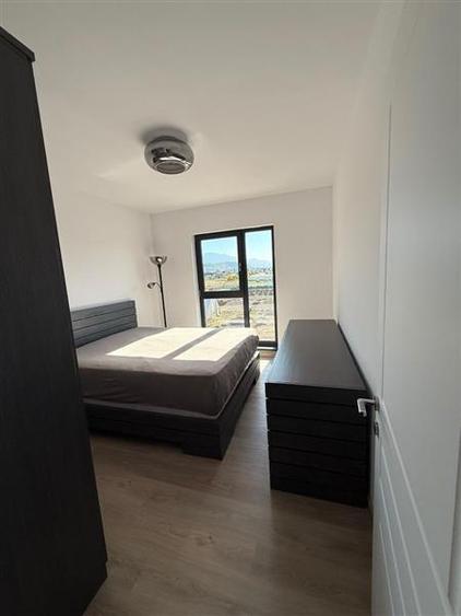Apartament cu 3 camere decomandat, mobilat în Cristian