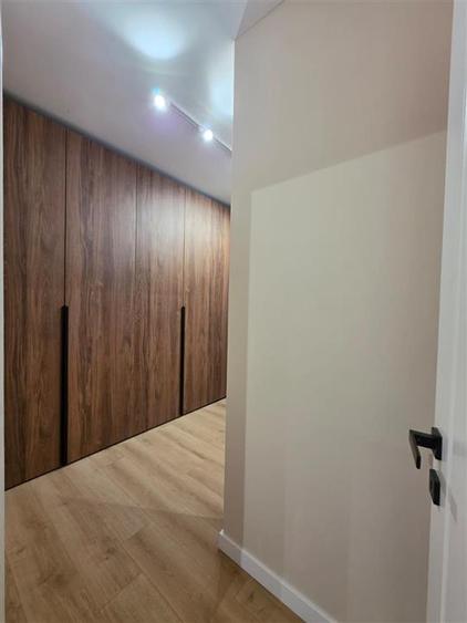 Apartament cu 3 camere decomandat în Podu Roș