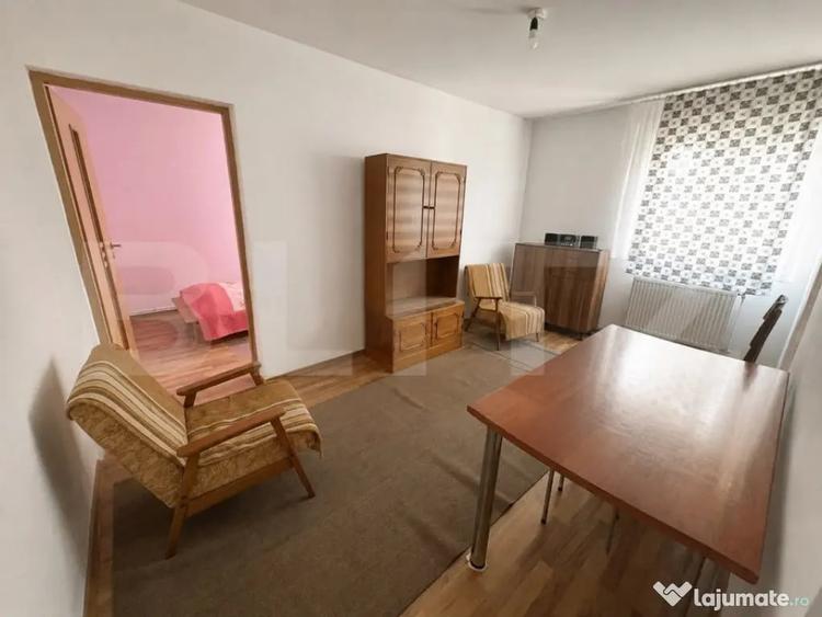 Apartament cu 3 camere semidecomandat în Central