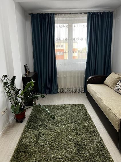 Apartament cu 3 camere decomandat în Fundeni
