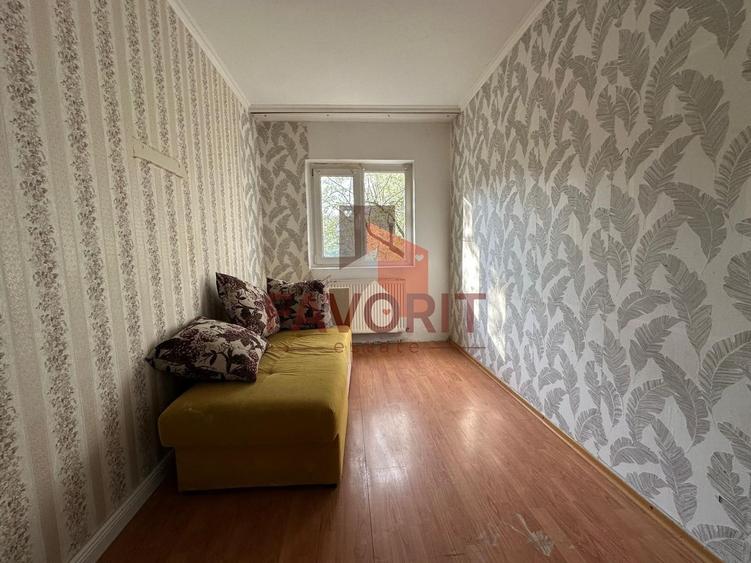 Apartament cu 3 camere decomandat, mobilat în Lipovei